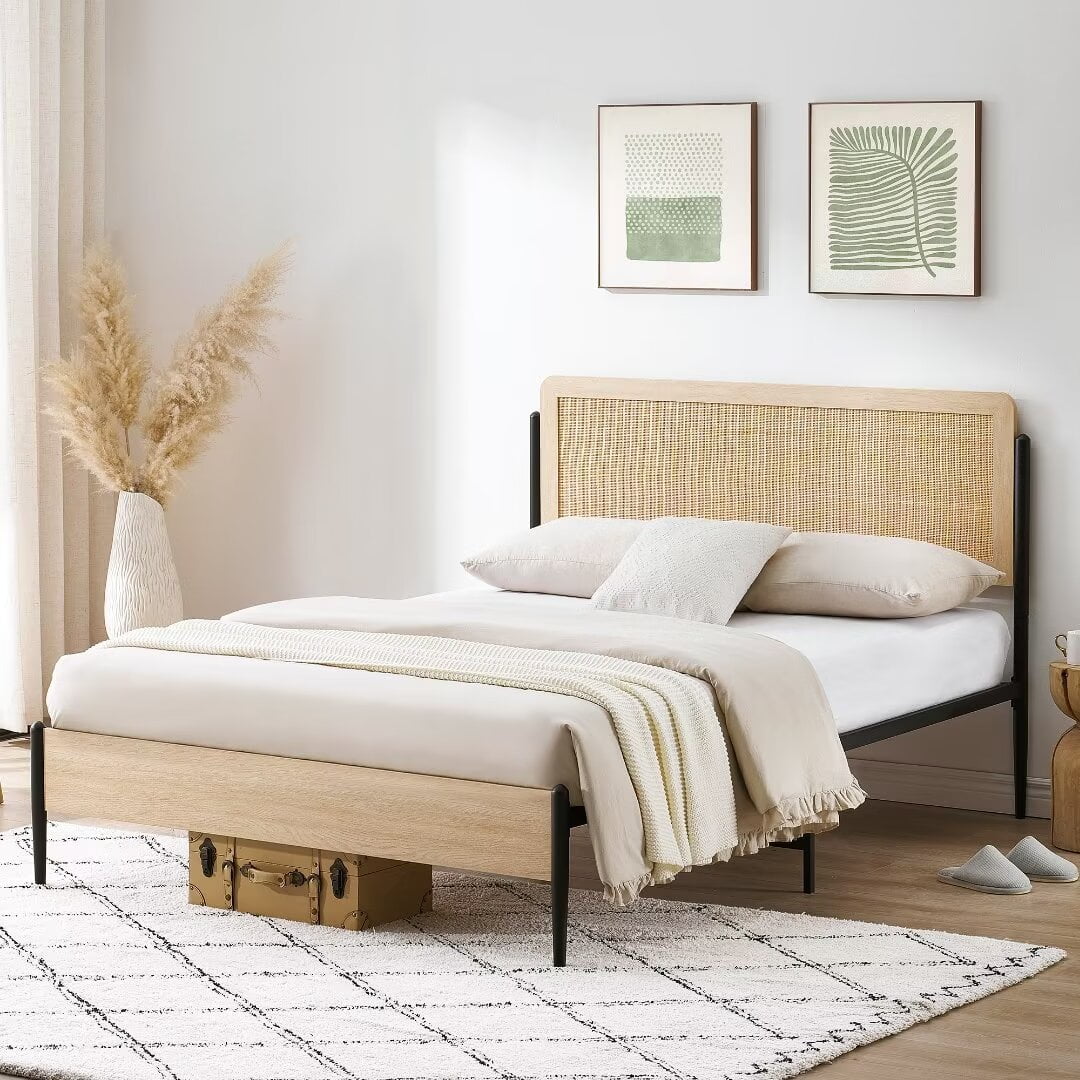 Queen Size Metal Platform Bed Frame with Rattan Headboard Z29758