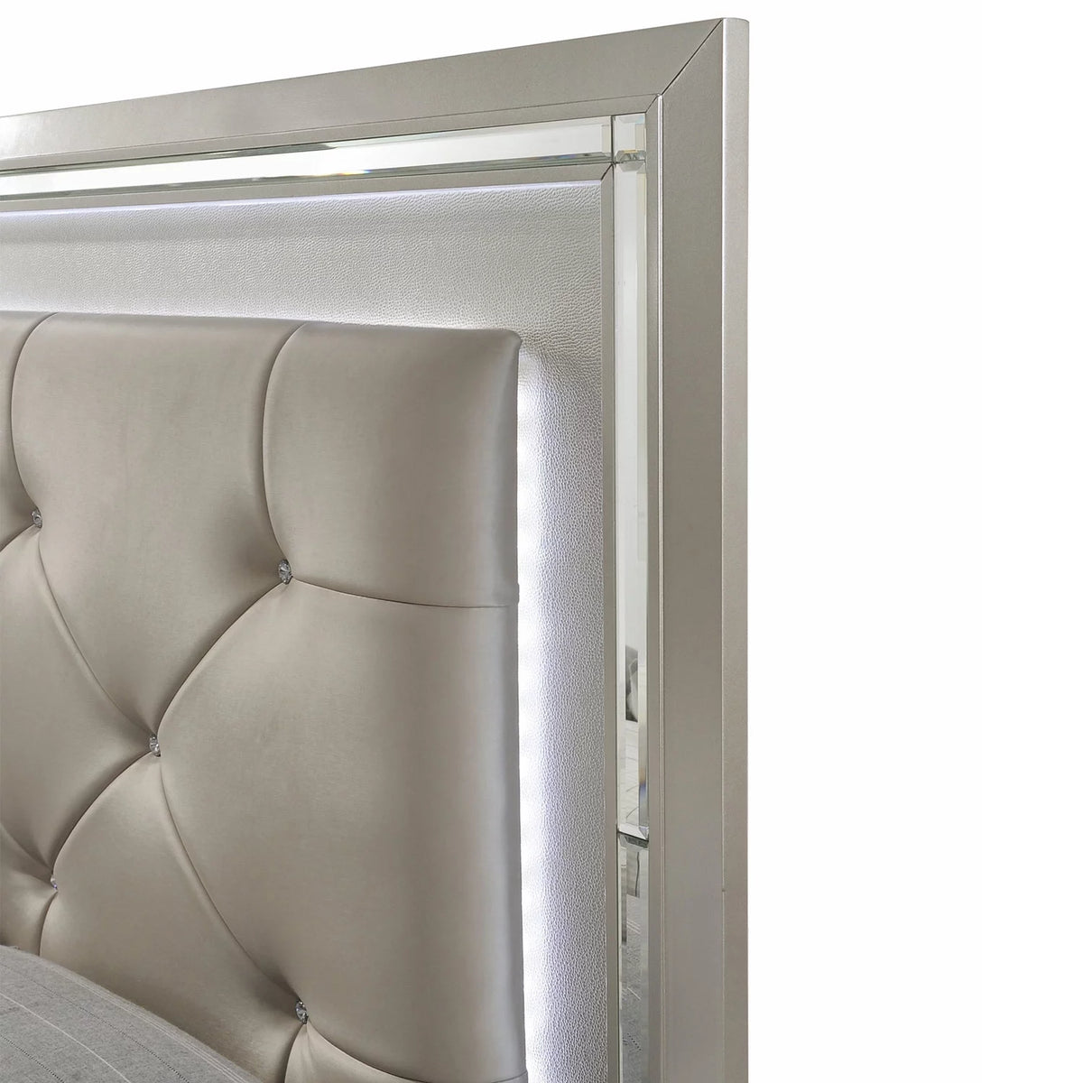 4 Piece Full Panel Bedroom Set L64085