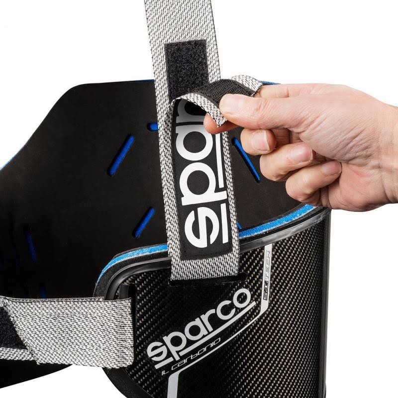 Carbon Rib Protector Medium U8057