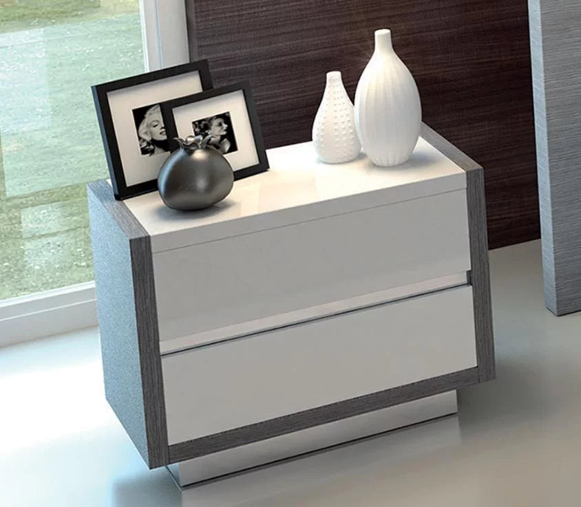 Glossy White Silver King Bedroom Set 3Ps H89642