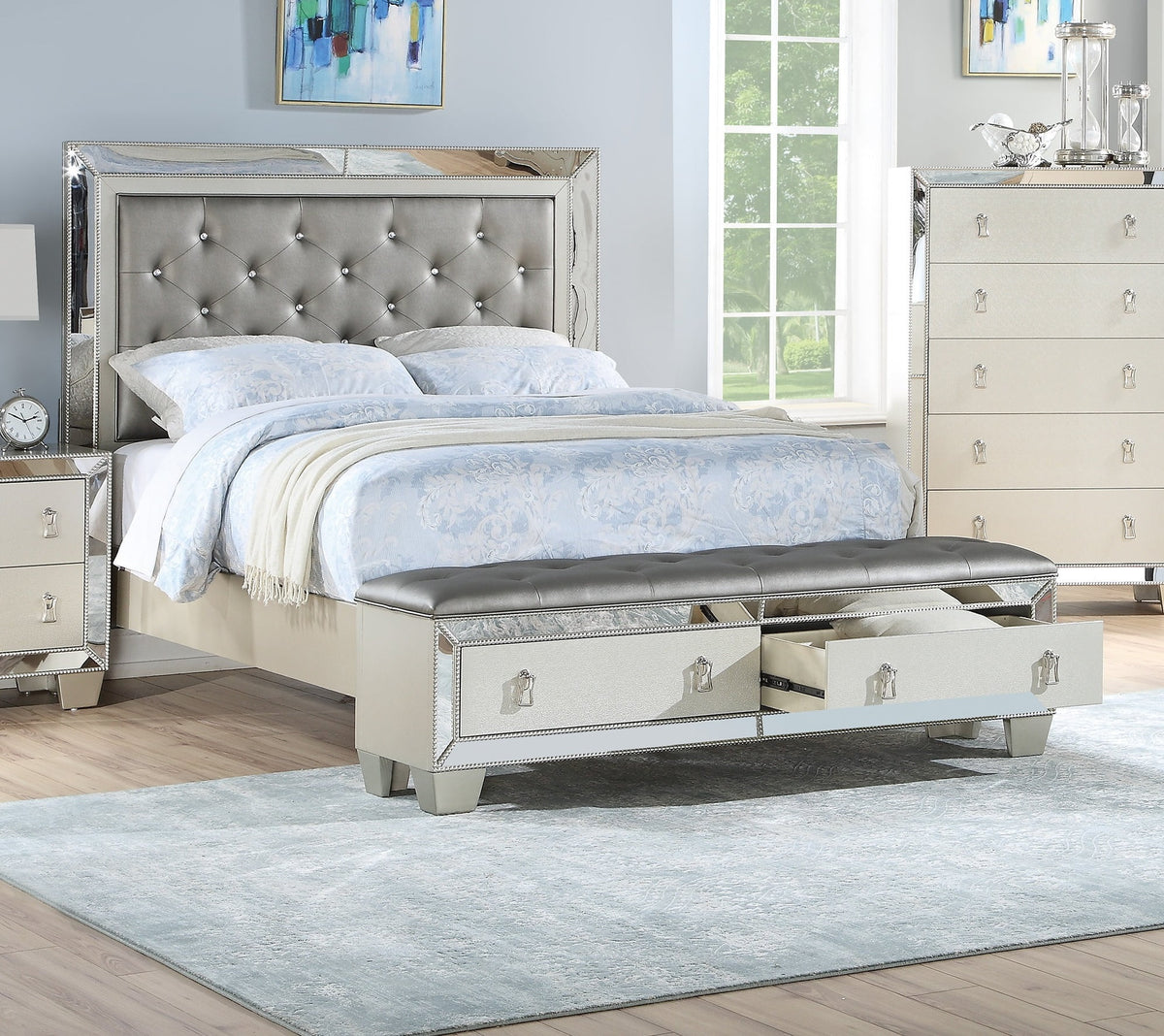 California King Size Silver Faux Leather Tufted Bed with Storage Y483